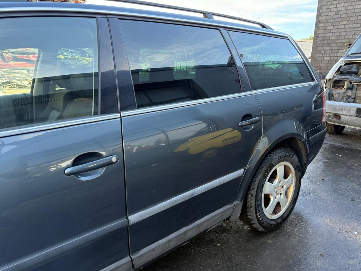 VW Passat 3BG original Tür hinten links LC7V Blue Anthrazit Rohbau Kombi BJ02